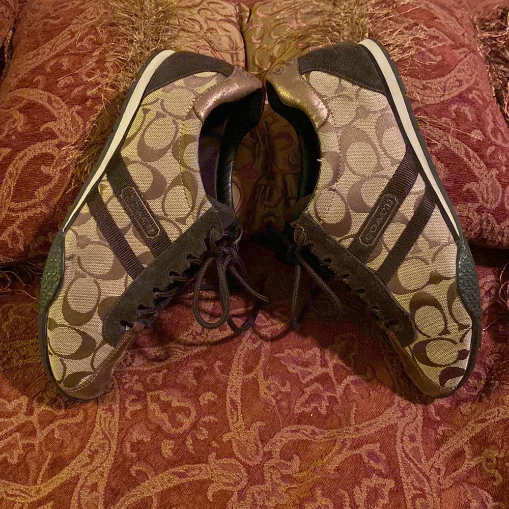 COACH - Picture 4 of 10